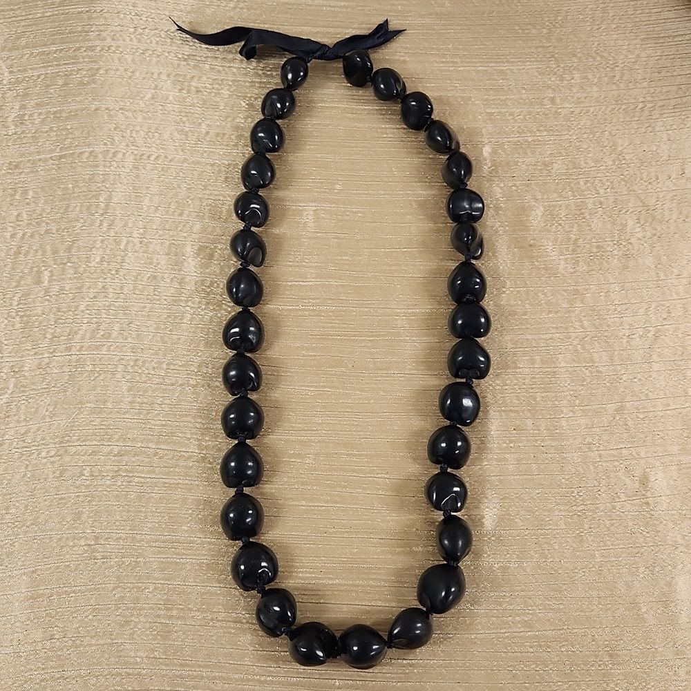 Jeweled Nut of Paradise Kukui Nut Lei